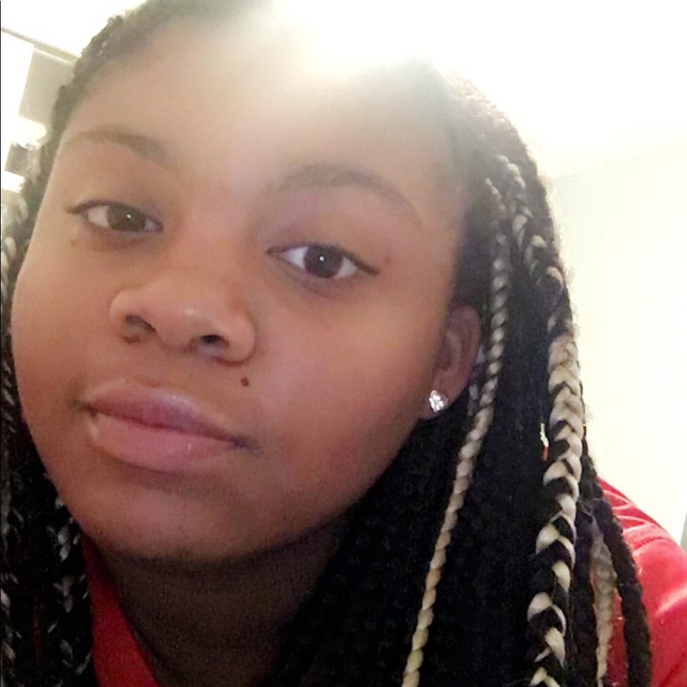 Meet your Posher, Jenea